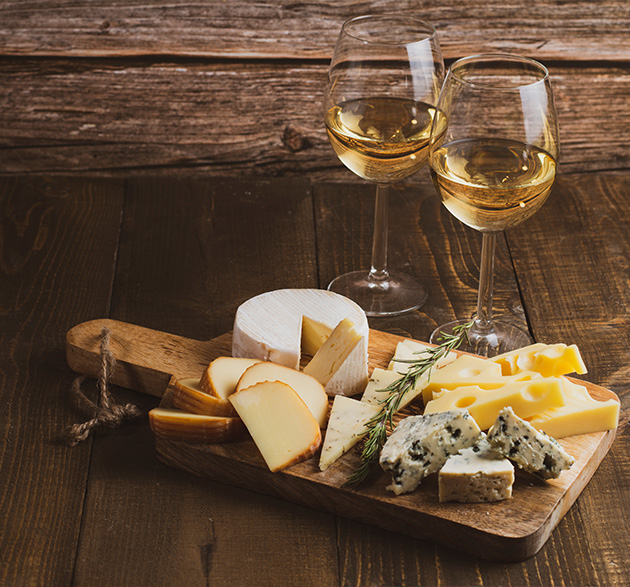 Rotwein und Käse Paarung